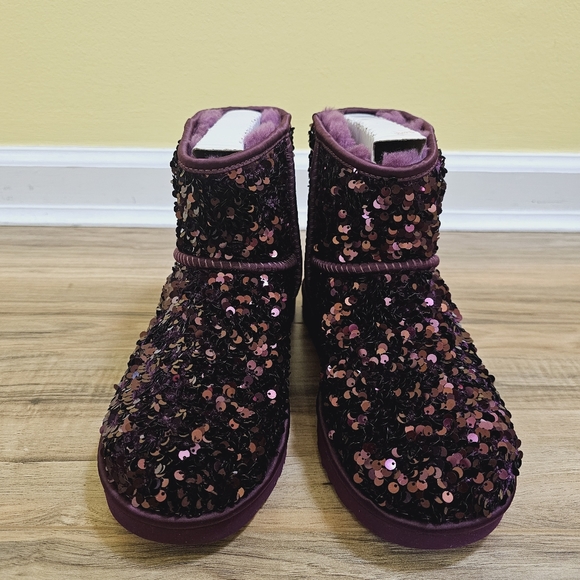UGG Classic Mini ChunkySequin, pinot noir, size US 7 - Picture 2 of 11